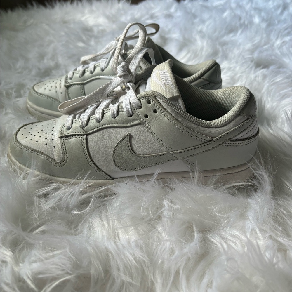 light gray Nike dunks used